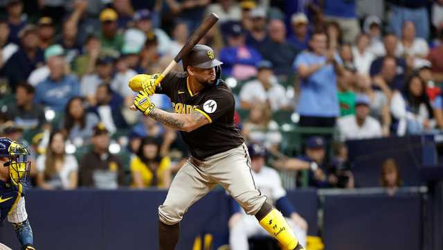 Reports: Brewers signing catcher Gary Sanchez - Vimarsana News