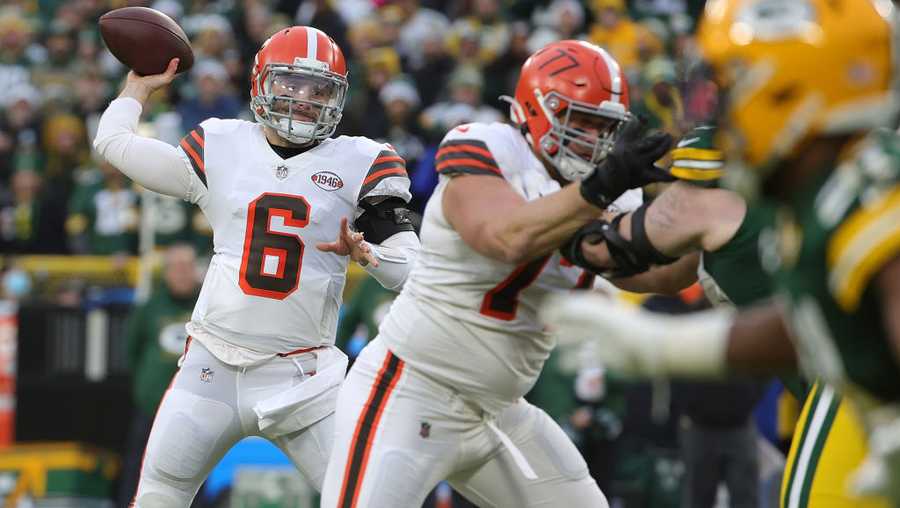 GREEN BAY, WISCONSIN - DECEMBER 25: Baker Mayfield #6 of the Cleveland Browns looks to pass during a game against the Green Bay Packers at Lambeau Field on December 25, 2021 in Green Bay, Wisconsin.  The Packers defeated the Browns 24-22. (Photo by Stacy Revere/Getty Images)