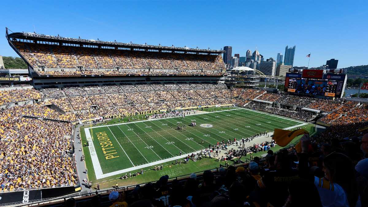 Pittsburgh Steelers Unveil New Retractable Roof For Heinz Field