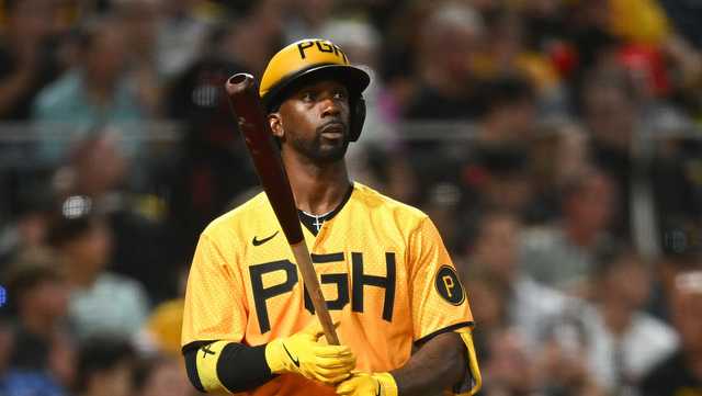 MLB free agency: Andrew McCutchen signs with Pirates - Sports