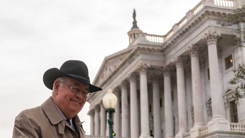 Ken Starr, former solicitor general who headed Clinton Whitewater investigation, dies at 76 - Vimarsana News