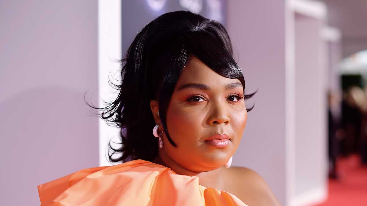 Lizzo Played a 200-Year-Old Glass Flute Given to James Madison, Smart  News