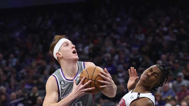 Kevin Huerter traded to Sacramento Kings for 1st round pick, two