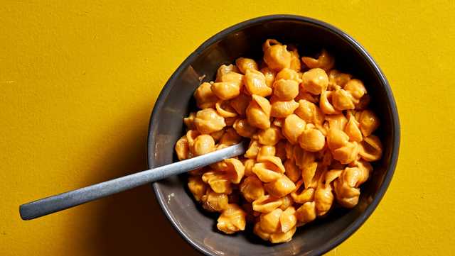 Woman sues Kraft, claims Velveeta microwave mac and cheese takes longer to make than advertised - Vimarsana News