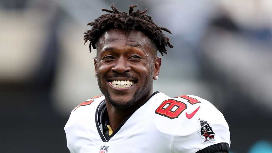 Who Is Antonio Brown's Girlfriend? Arrest Warrant Issued Against Brown