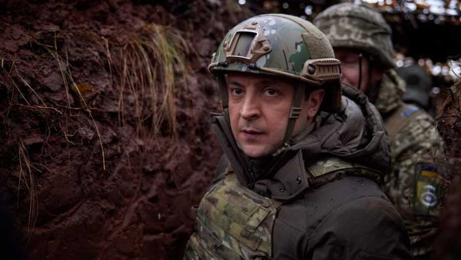 DONBASS, UKRAINE - DECEMBER 06: (----EDITORIAL USE ONLY â MANDATORY CREDIT - "UKRAINIAN PRESIDENCY / HANDOUT" - NO MARKETING NO ADVERTISING CAMPAIGNS - DISTRIBUTED AS A SERVICE TO CLIENTS----) Ukrainian President Volodymyr Zelensky visits the front-line positions of Ukrainian military in Donbass, Ukraine on December 06, 2021. (Photo by Ukrainian Presidency / Handout/Anadolu Agency via Getty Images)