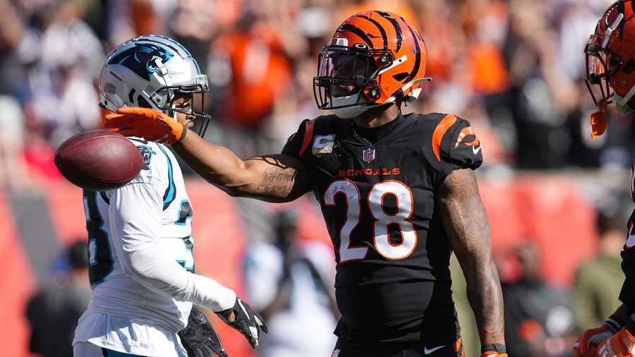 Bengals' Joe Mixon challenges NFL after fine for coin-flip celebration