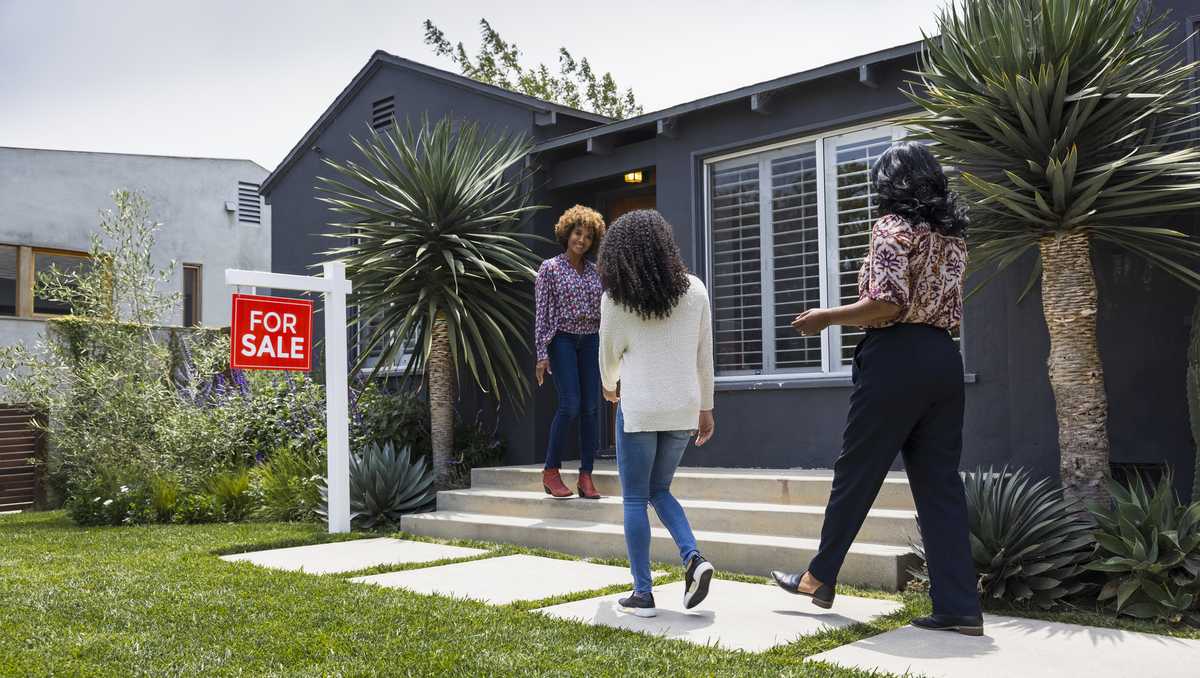 Housing market predictions for 2023: Will mortgage rates fall?