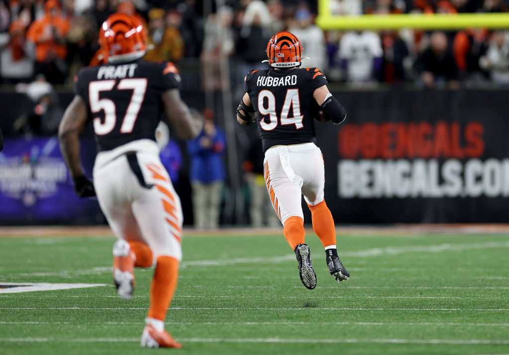 WATCH: Bengals Fans Celebrate Hubbard Scoop And Score At Rhinehaus