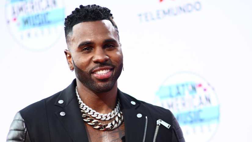 Jason Rapper Pop music star Jason Derulo tips waiter $5,000