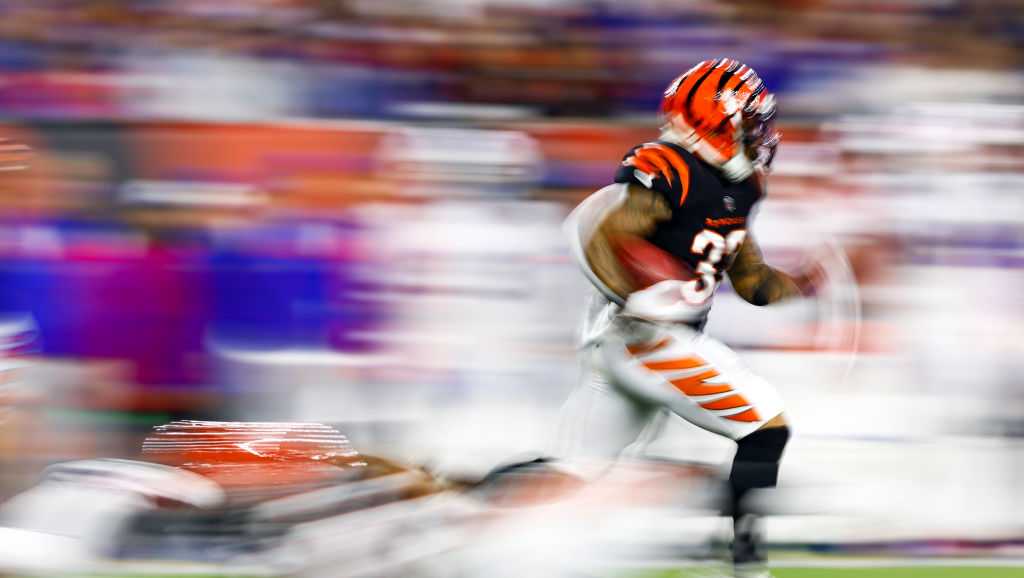 The Bengals reportedly signed safety Vonn Bell to a three-year