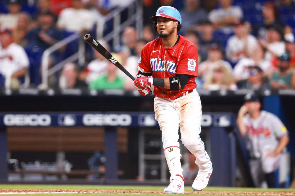 Miami Marlins 2B Luis Arraez Wins 2023 Silver Slugger Award