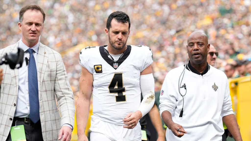 Saints QB Derek Carr active against Tampa Bay one week after his shoulder  injury –