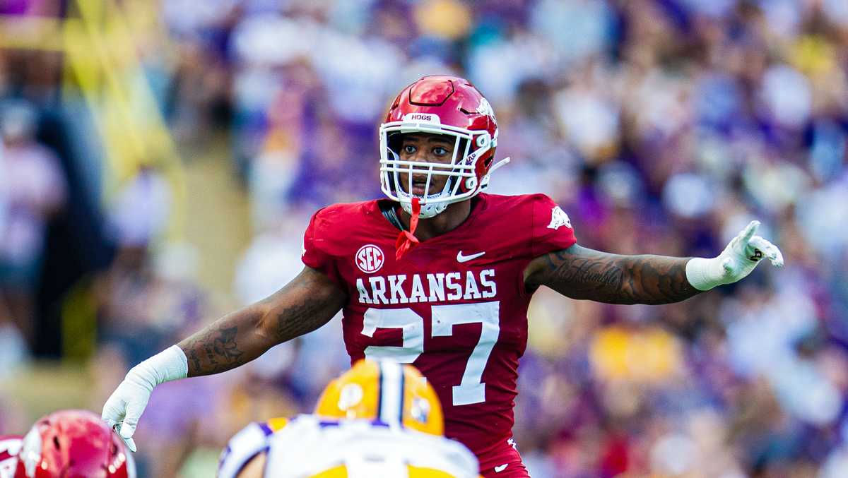 Razorback linebacker Chris Paul Jr. enters transfer portal