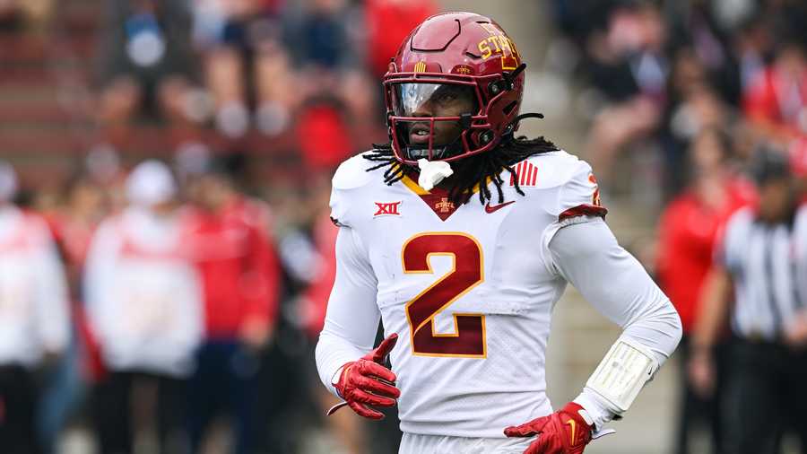 CINCINNATI, OH - OCTOBER 14: Iowa State DB T.J. Tampa (2) prior to a college football game between the Iowa State Cyclones and Cincinnati Bearcats on October 14, 2023 at Nippert Stadium in Cincinnati, OH. (Photo by James Black/Icon Sportswire via Getty Images)