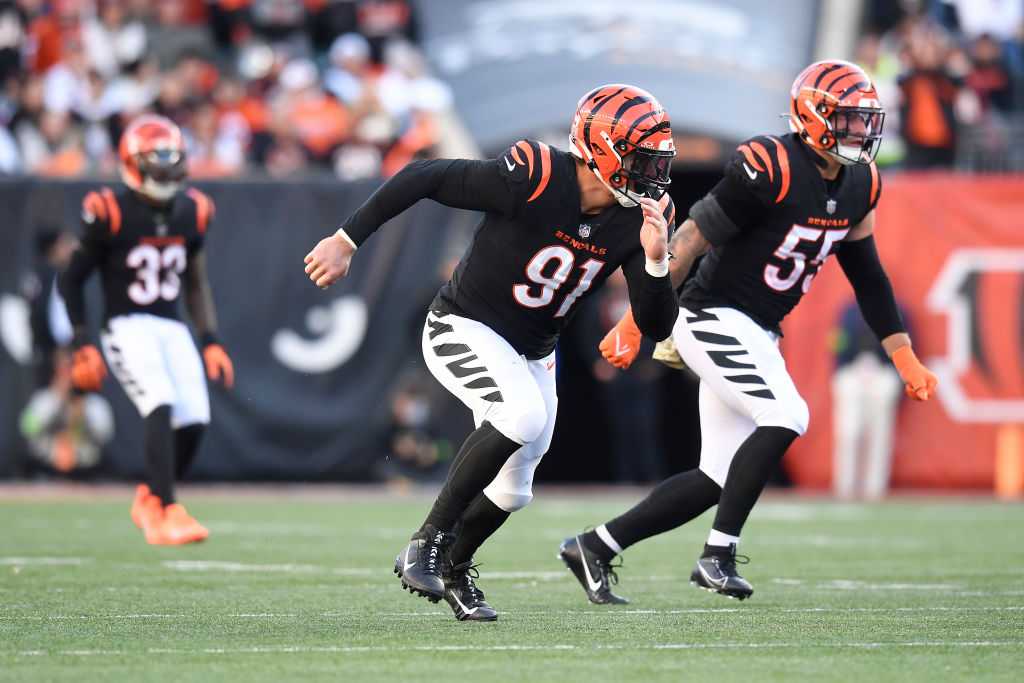 Report: Bengals' Hendrickson Suffered Hyperextended Knee Injury Sunday ...