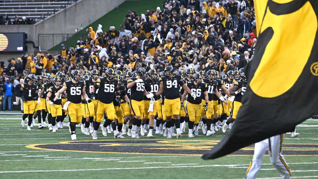 How to watch and stream the Iowa vs. Illinois football game