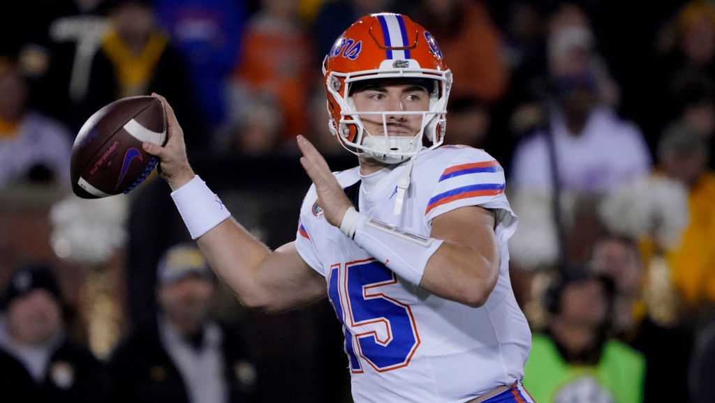 Florida's Graham Mertz stays in school, gives the Gators QB consistency ...