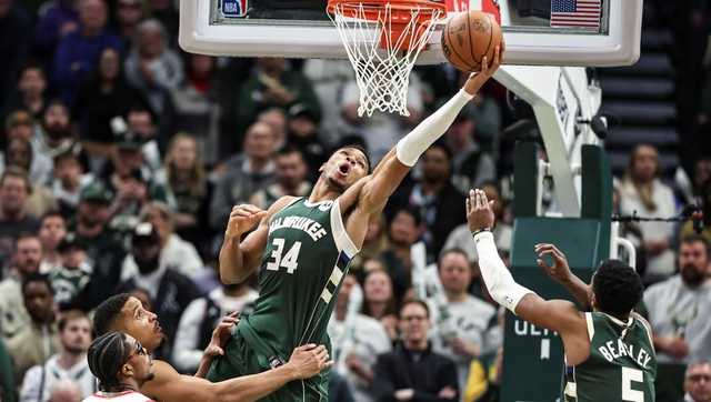 Giannis passes Abdul-Jabbar for Bucks' career rebounding record - Vimarsana News