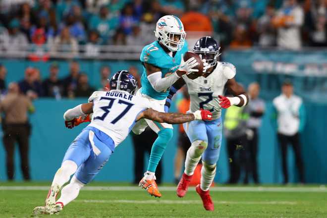 Will Levis rallies Titans for 2 late TDs, 28-27 win over Dolphins