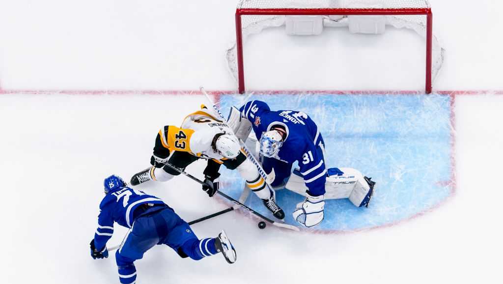 Jones gets shutout, Domi has goal and 2 assists as Maple Leafs beat Penguins 7-0 - Vimarsana News