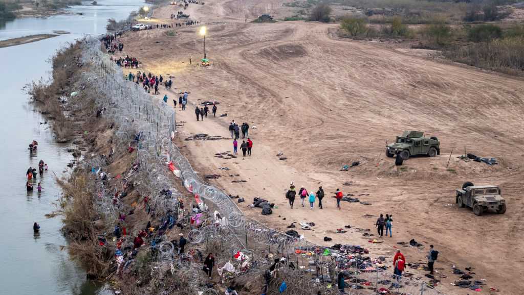Biden administration asks Supreme Court to allow border agents to cut ...