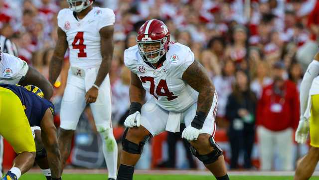 Alabama OL Kadyn Proctor enters transfer portal - Vimarsana News