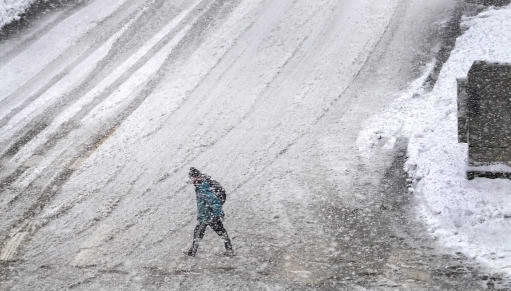 Snow routes clear, ice poses threat for Wednesday morning commute