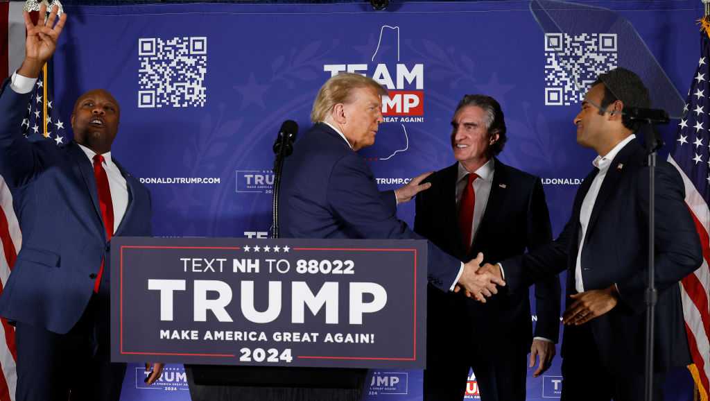 Trump Joined By Ramaswamy Burgum Scott In New Hampshire