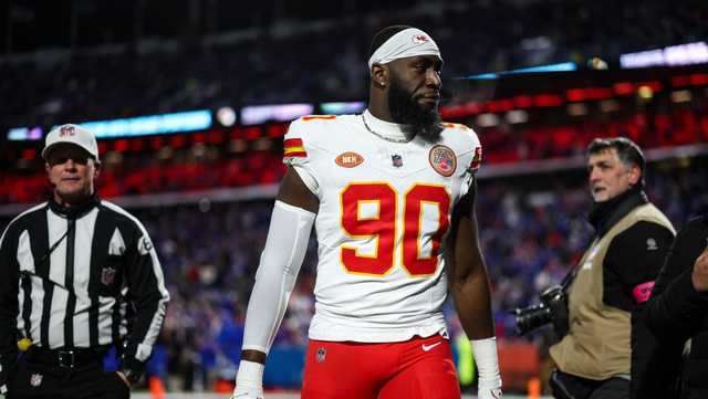 Kansas City Chiefs pass rusher Charles Omenihu tore his ACL - Vimarsana News