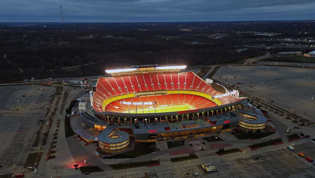 Missouri Gov. Mike Kehoe floats partial dome idea for Arrowhead Stadium