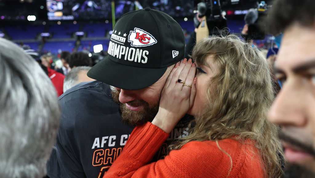 Taylor Swift in Baltimore to watch Travis Kelce and the Chiefs