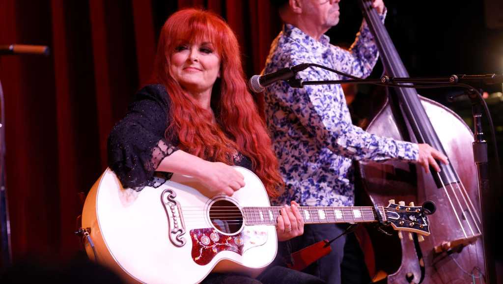 Wynonna Judd performing national anthem at Kentucky Derby 150
