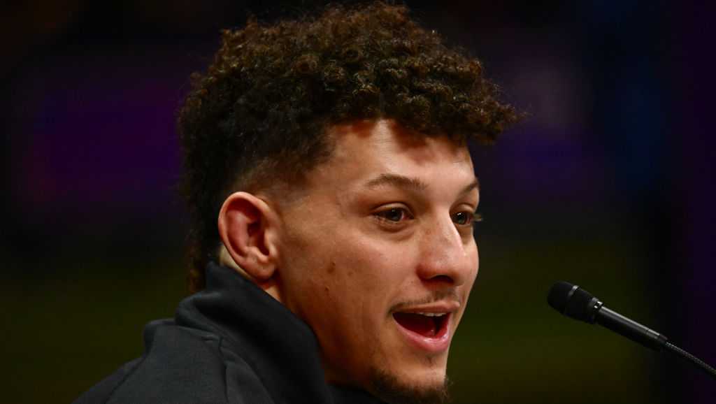 Patrick Mahomes on Caitlin Clark: '(She'll) go to the WNBA and dominate ...