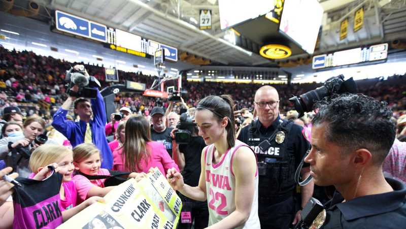 Iowa slides in women's basketball rankings after Indiana loss