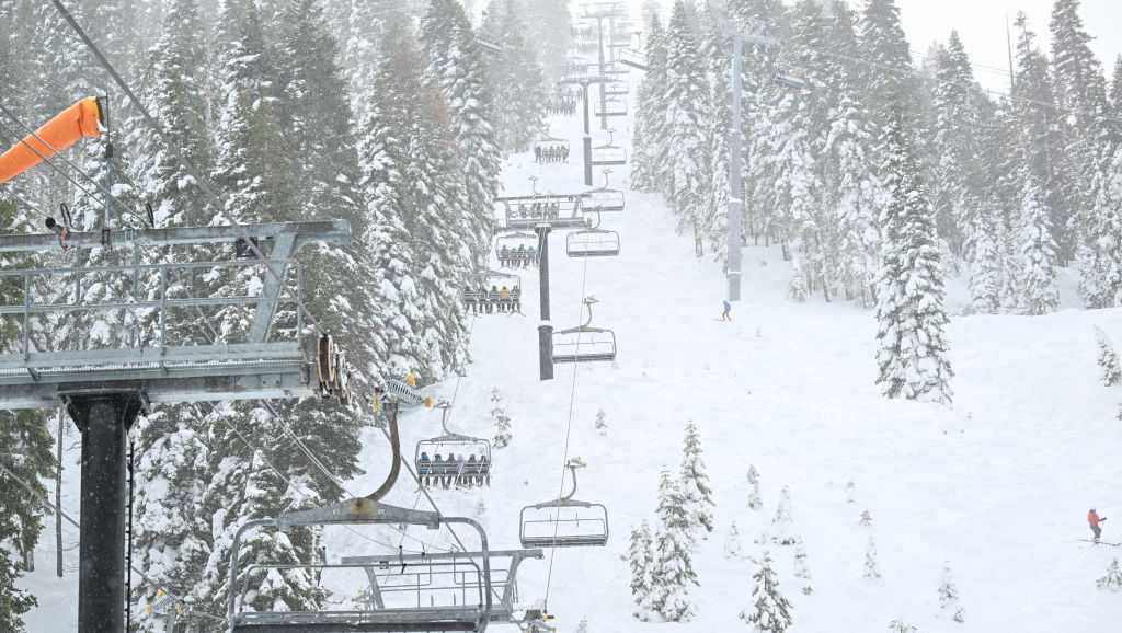 Tahoe ski resorts extend 2024 season as snow keeps falling - Vimarsana News