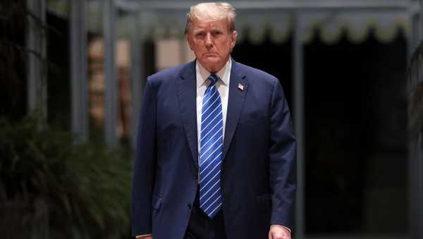 PALM BEACH, FLORIDA - MARCH 05: Republican presidential candidate, former President Donald Trump arrives for an election-night watch party at Mar-a-Lago on March 5, 2024 in West Palm Beach, Florida. Sixteen states held their primaries and caucuses today as part of Super Tuesday.  (Photo by Win McNamee/Getty Images)