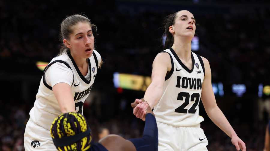 Final Four: Photos from Iowa-UConn in Cleveland