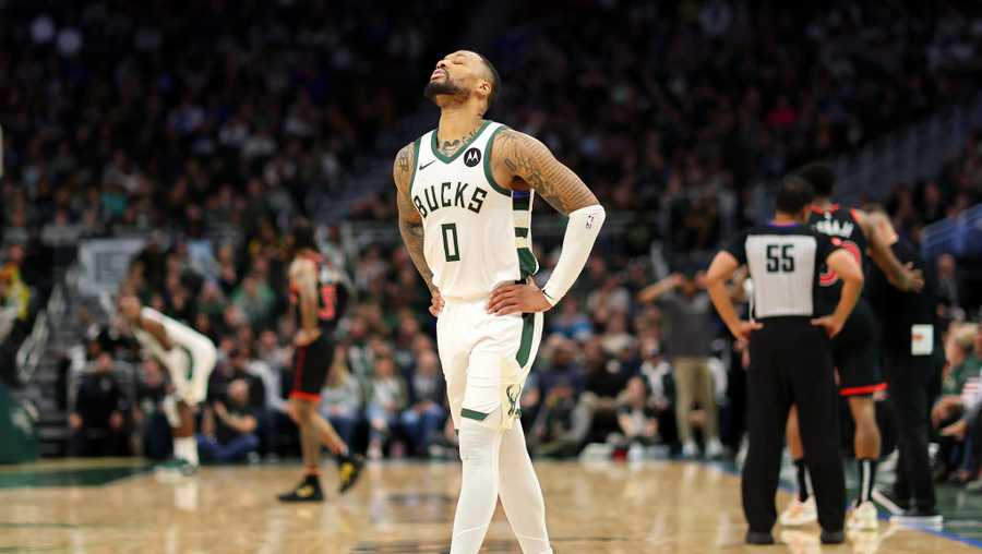 Raptors snap 15-game losing streak by beating Bucks