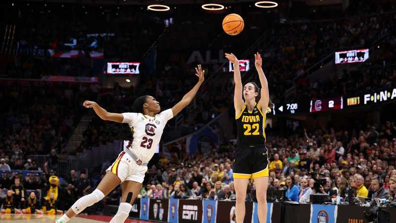 Iowa vs. South Carolina: Live updates, highlights and more from the national championship game