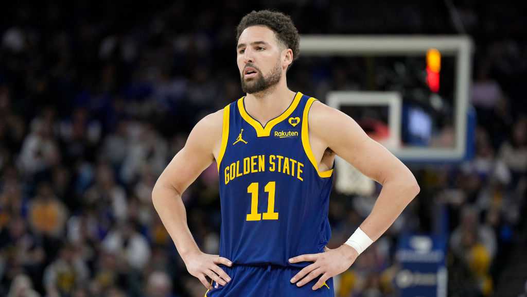 Klay Thompson is leaving the Warriors and will join the Mavericks, AP ...