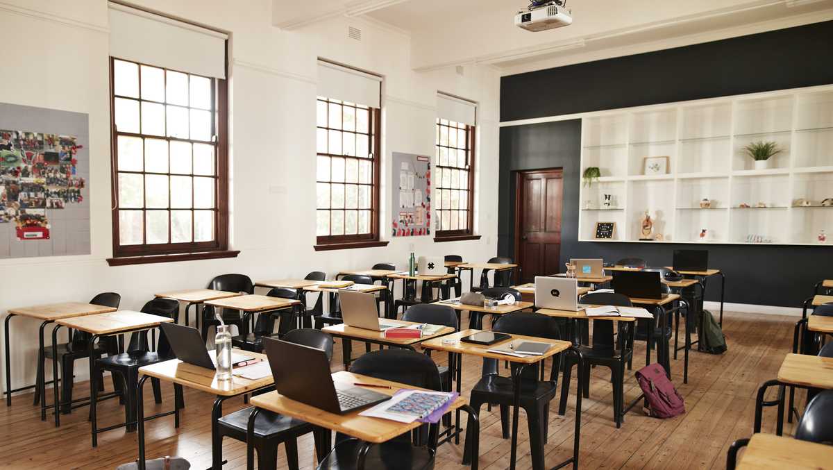 Proposal to bolster religious expression in schools advances in Florida