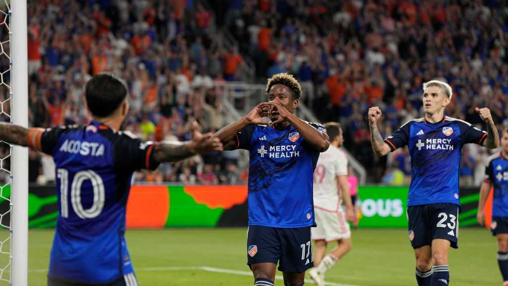 Acosta has 1 goal, 2 assists, Cincinnati beats St. Louis 3-1 for 6th straight win - Vimarsana News