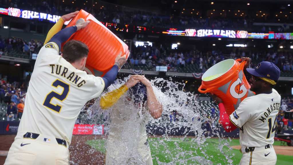 Brewers welcome back Counsell with 5-1 win over Cubs - Vimarsana News