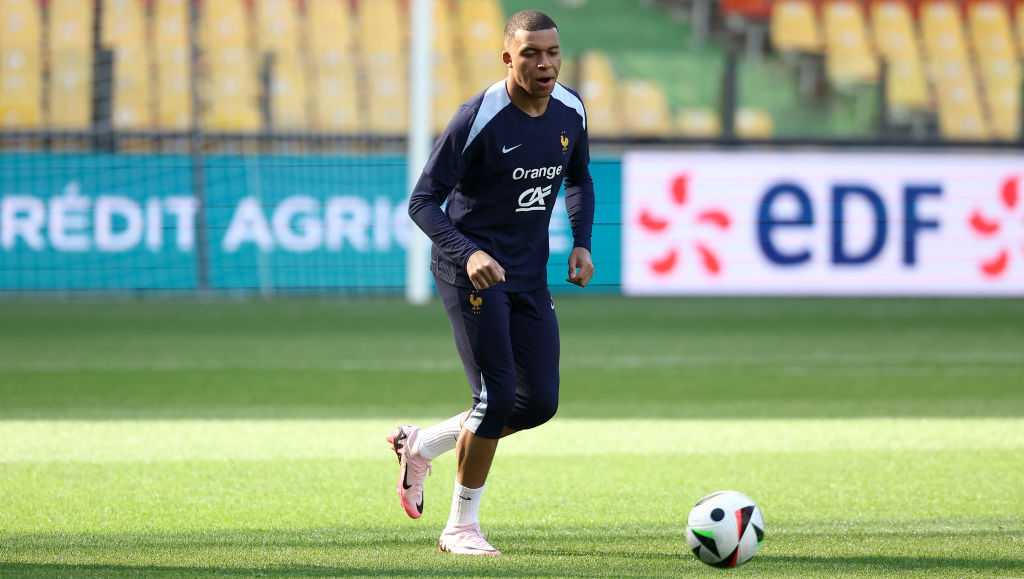 Where to buy Real Madrid Kylian Mbappé jersey