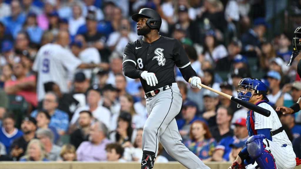 Reds participating in commerce talks with White Sox for outfield bat Robert Jr.