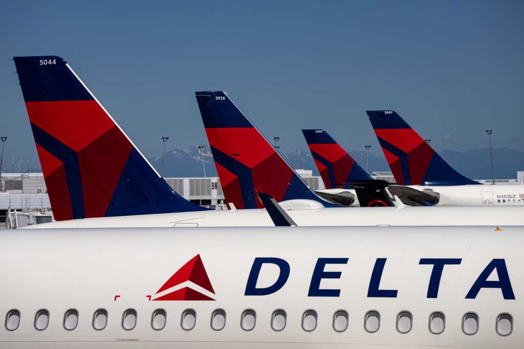 Delta suspends specialty services for members of Congress, citing DHS shutdown