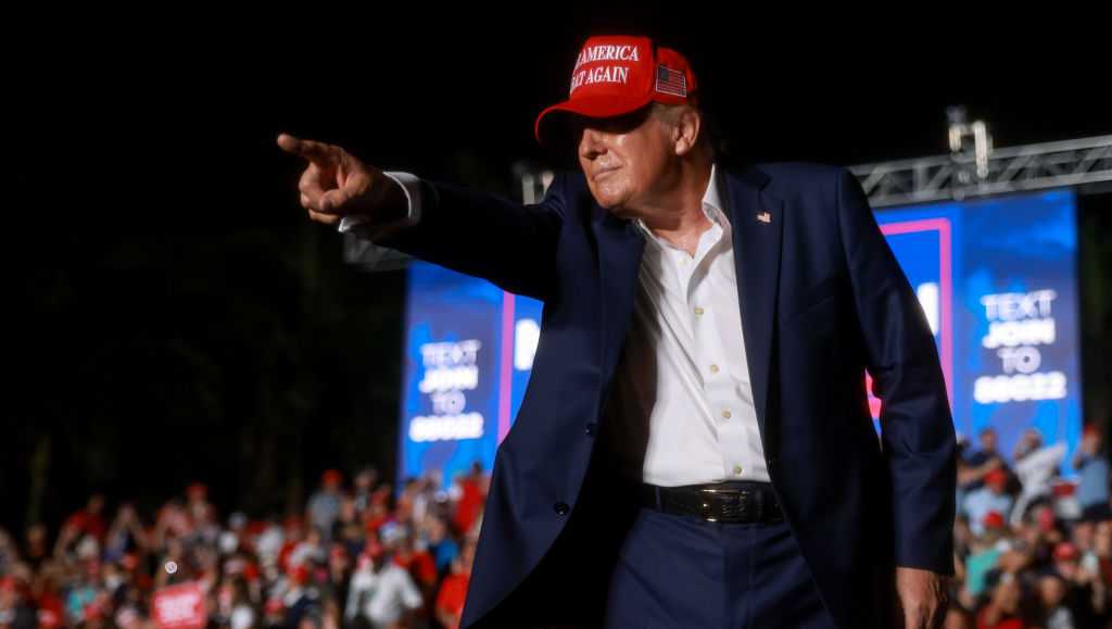 Trump revels in Democratic turmoil as he returns to campaign trail and ...