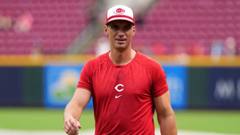 Cincinnai Reds Est. Sign Cincinnati native, former Reds pitcher Brent Suter signs $1.25M ...