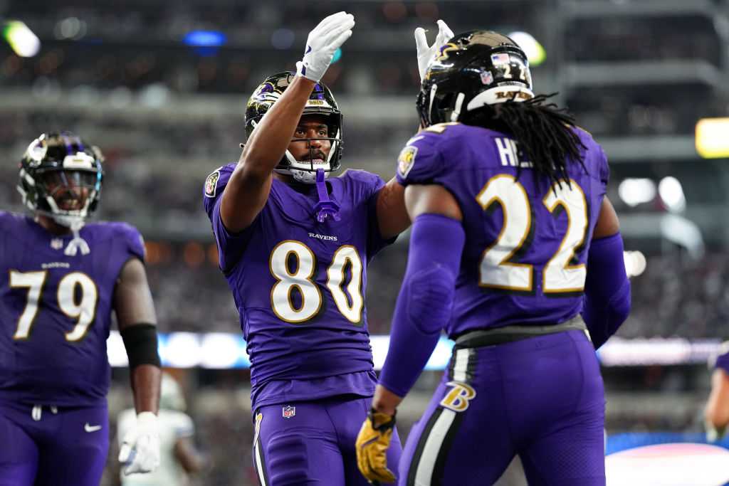 Ravens survive late surge from Cowboys for first win of season